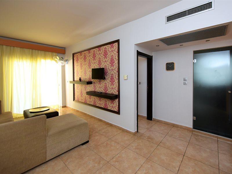 K Boutique Hotel Jaliszósz Kültér fotó
